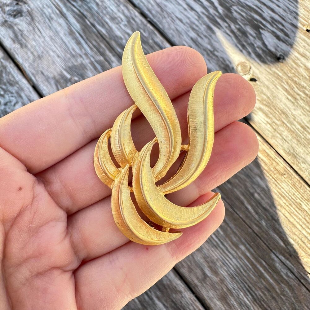 Vintage Gold Tone Whimsical Brooch Pin
